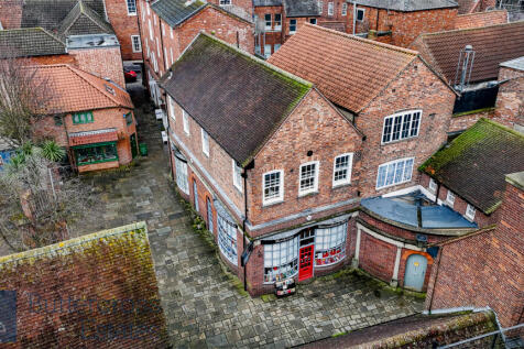 Queens Head Court