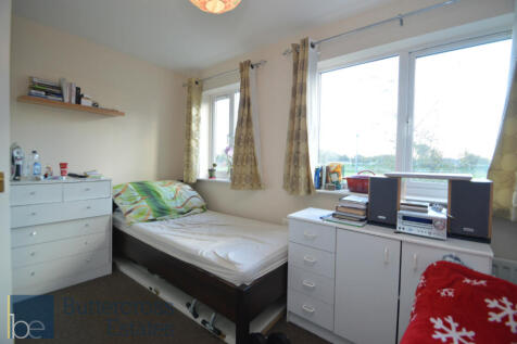 Bedroom 2 (2).JPG