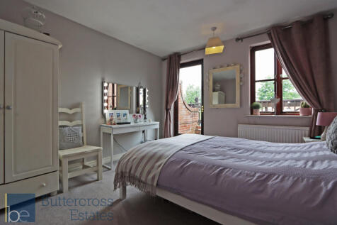 Bedroom1_1.JPG