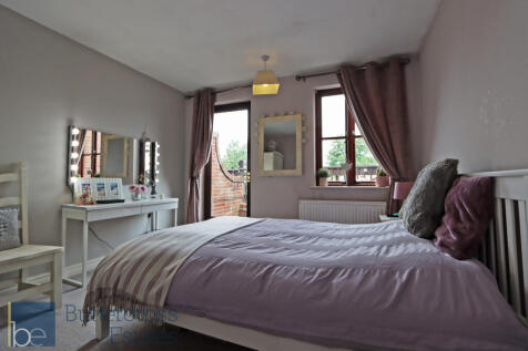 Bedroom1_2.JPG