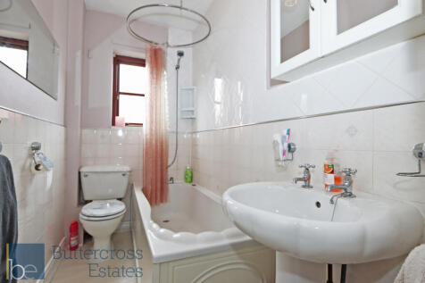 Bathroom_1.JPG