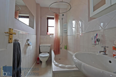 Bathroom_2.JPG