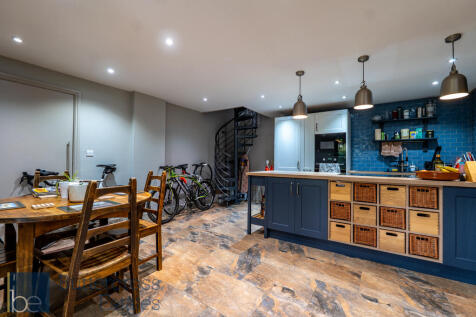 Studio Kitchen