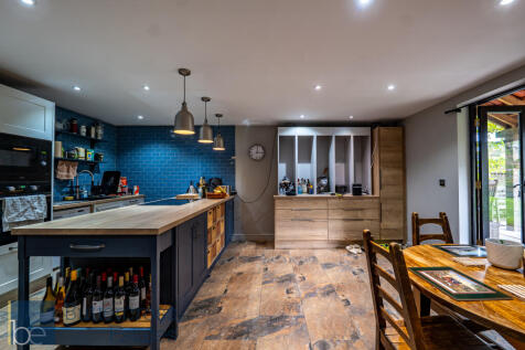 Studio Kitchen