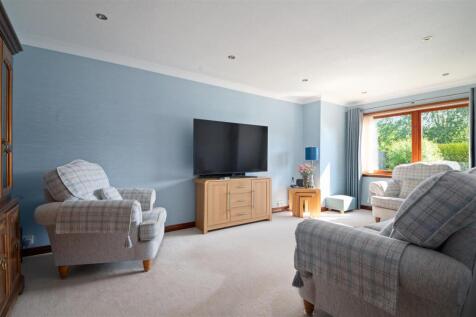 018-1TheGlebe.JPG