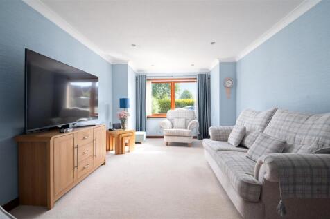 019-1TheGlebe.JPG
