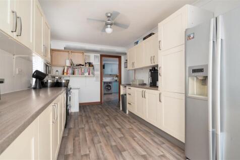 032-1TheGlebe.JPG