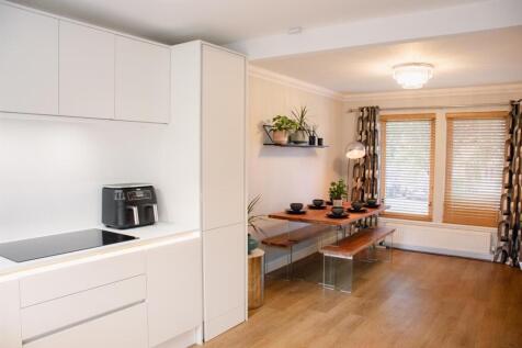 DSC_5647 - dining area.jpg