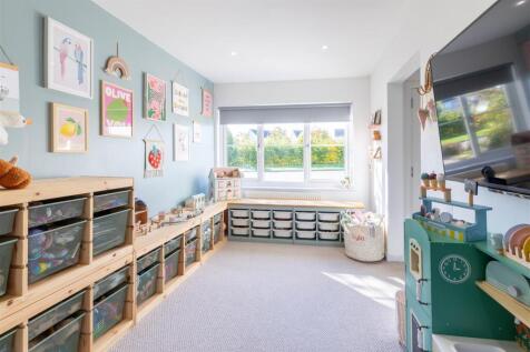 29 Benton Road, Auchterarder-65.jpg