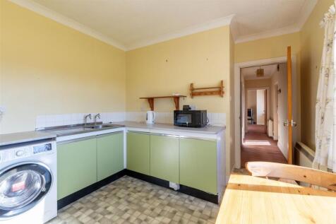 9 Saucher Village Kinrossie-27.jpg