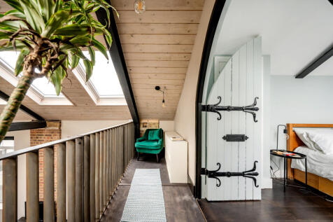 12 The Courtyard, Alexander Studios (18).jpg