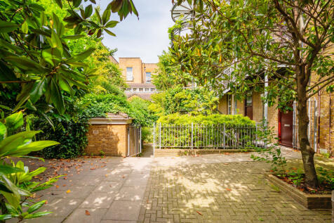 12 The Courtyard, Alexander Studios (40).jpg