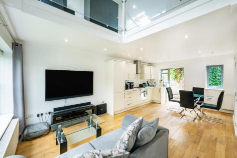 6 Cinnamon Mews (10).jpg