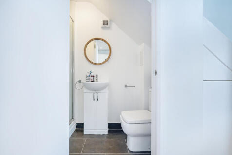 6 Cinnamon Mews (18).jpg