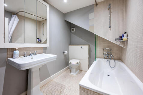 7 Old Library Apartments (41).jpg