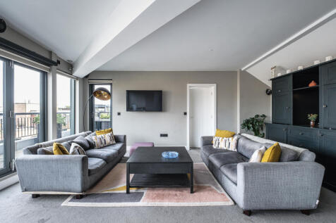 November 2025 JR (19).jpg