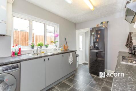 97_kingswood_road-7