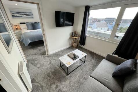 Bedroom 7 &#34;Rooftops view suite&#34;
