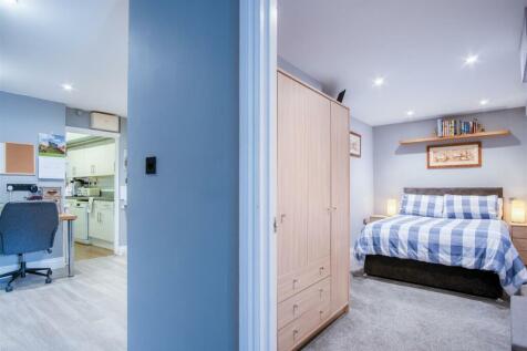 Owners&#39; Bedroom 1