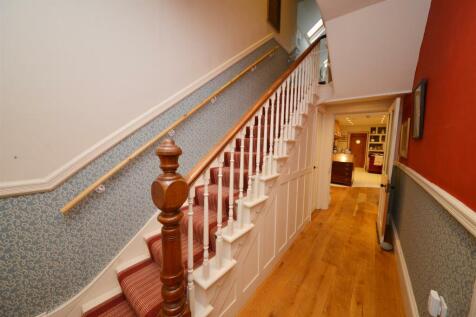 Entrance Porch/ Hallway