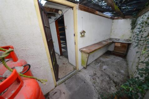 Garage/Workshop