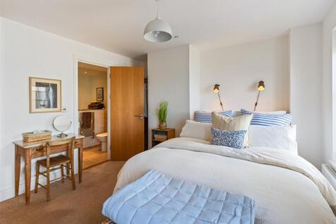 Master Bedroom (Second Floor)