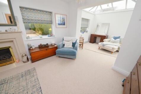 Lounge/Sun Room