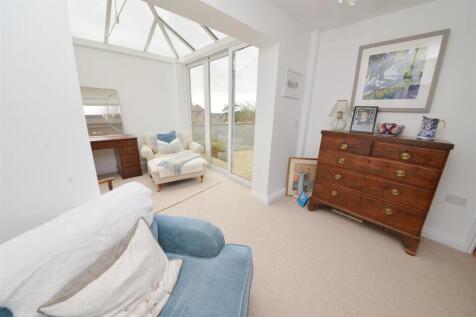 Lounge/Sun Room