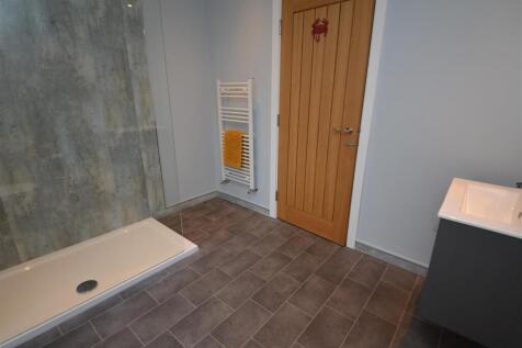 Shower Room Apt1