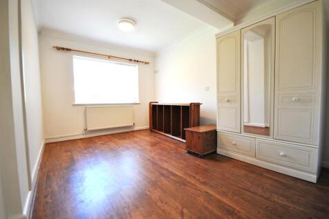 bedroom 2.JPG