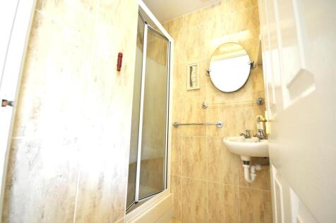 ensuite shower room.JPG