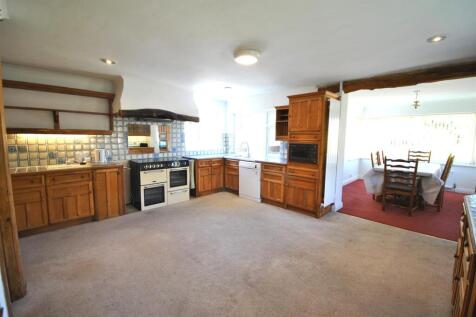 Kitchen 1.JPG