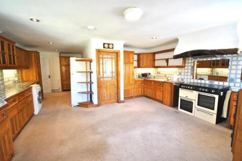 Kitchen 2.JPG