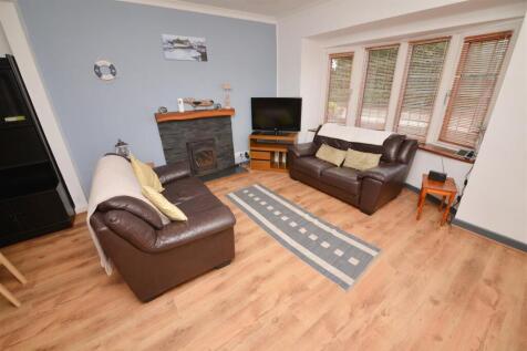Lounge/ Dining Room