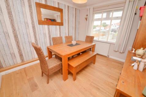 Dining Room/ Bedroom 4