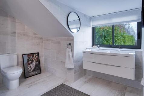 Ensuite (Bedroom One)
