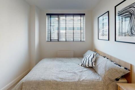 The-Annex-Flat-8-Bed