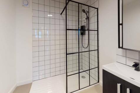 The-Annex-Flat-8-Bat
