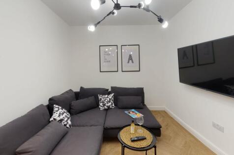 The-Annex-Flat-8-Liv