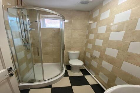 193 West Parade bath