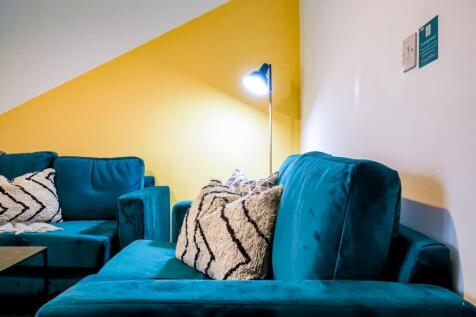 Living room 3