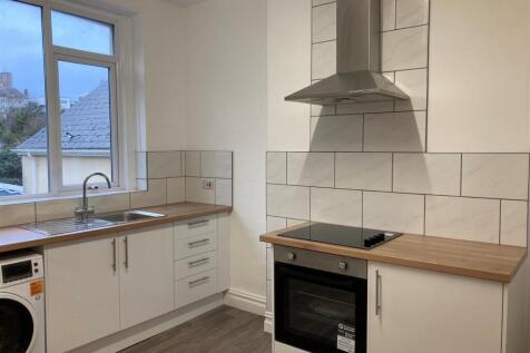 24 The Parade - kitchen  4.jpg