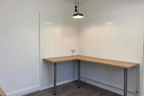 24 The Parade - kitchen.jpg