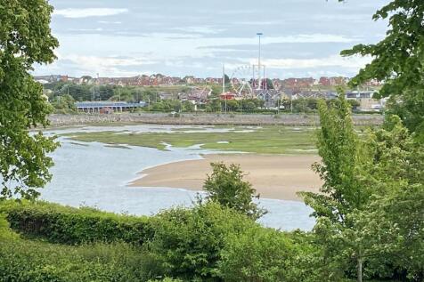 24 The Parade -sea view 2.jpg