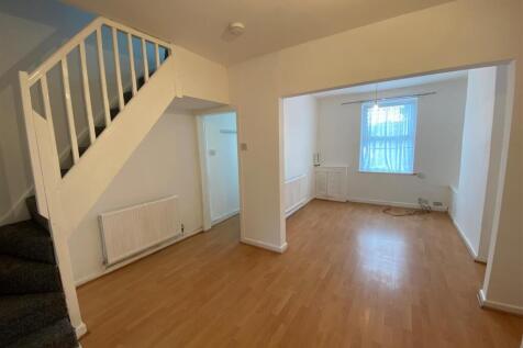 4 Lady Margaret - living room 3.jpg