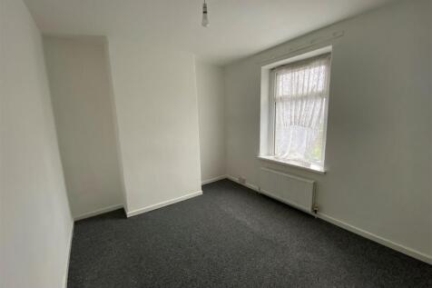 4 Lady Margaret - rear bedroom.jpg