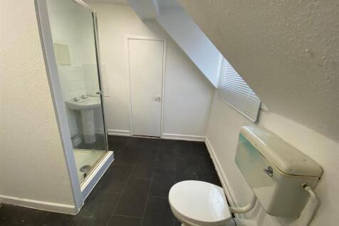 40a Station Road - bathroom 2.jpg