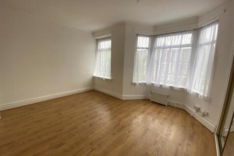 147 Gladstone Road - bedroom front 2.jpg