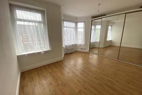 147 Gladstone Road - front bedroom.jpg