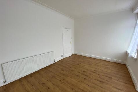 147 Gladstone Road - second bedroom.jpg